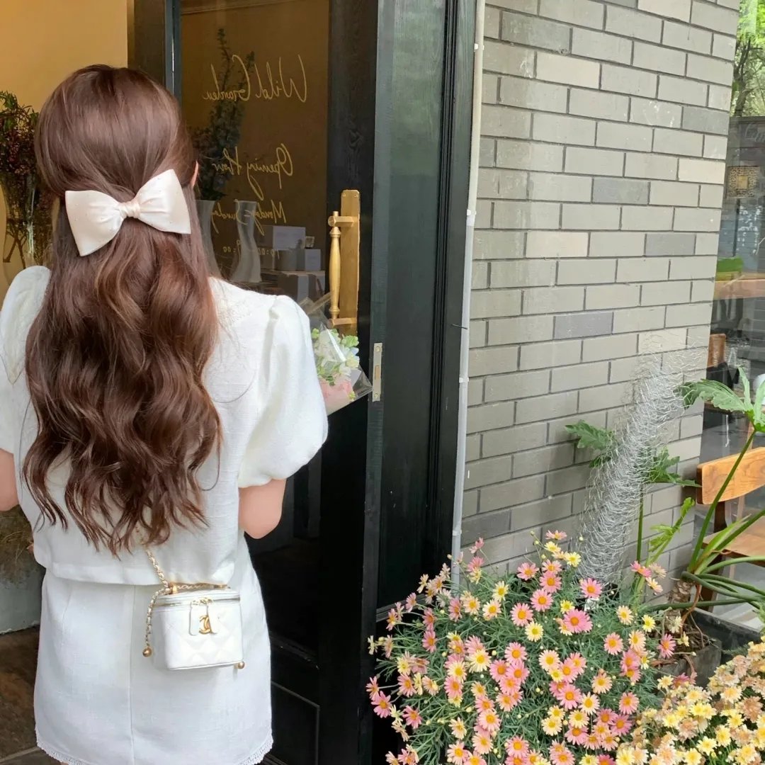 女税务员